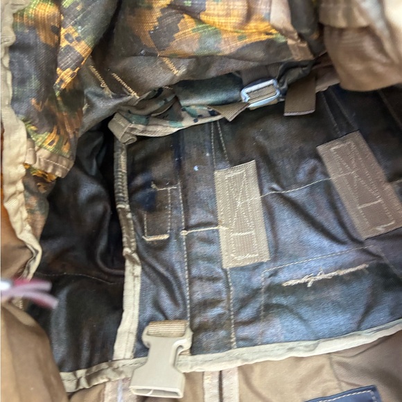 USMC Large Rucksack Complete with suspenders, kidney pad, and Lid - EUC - Picture 4 of 8
